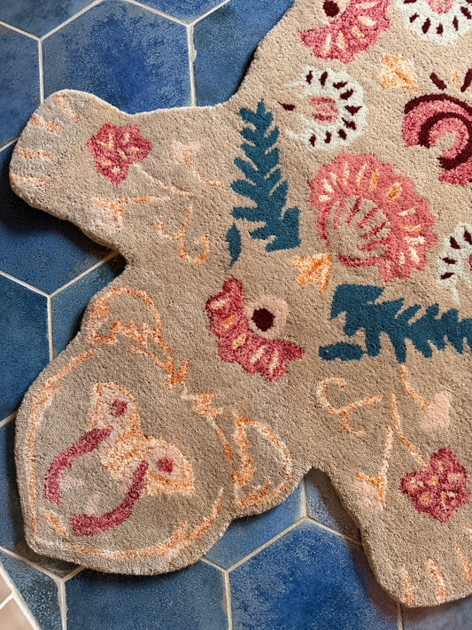 Hand-tufted Wool Bear Accent Rug - 3x5