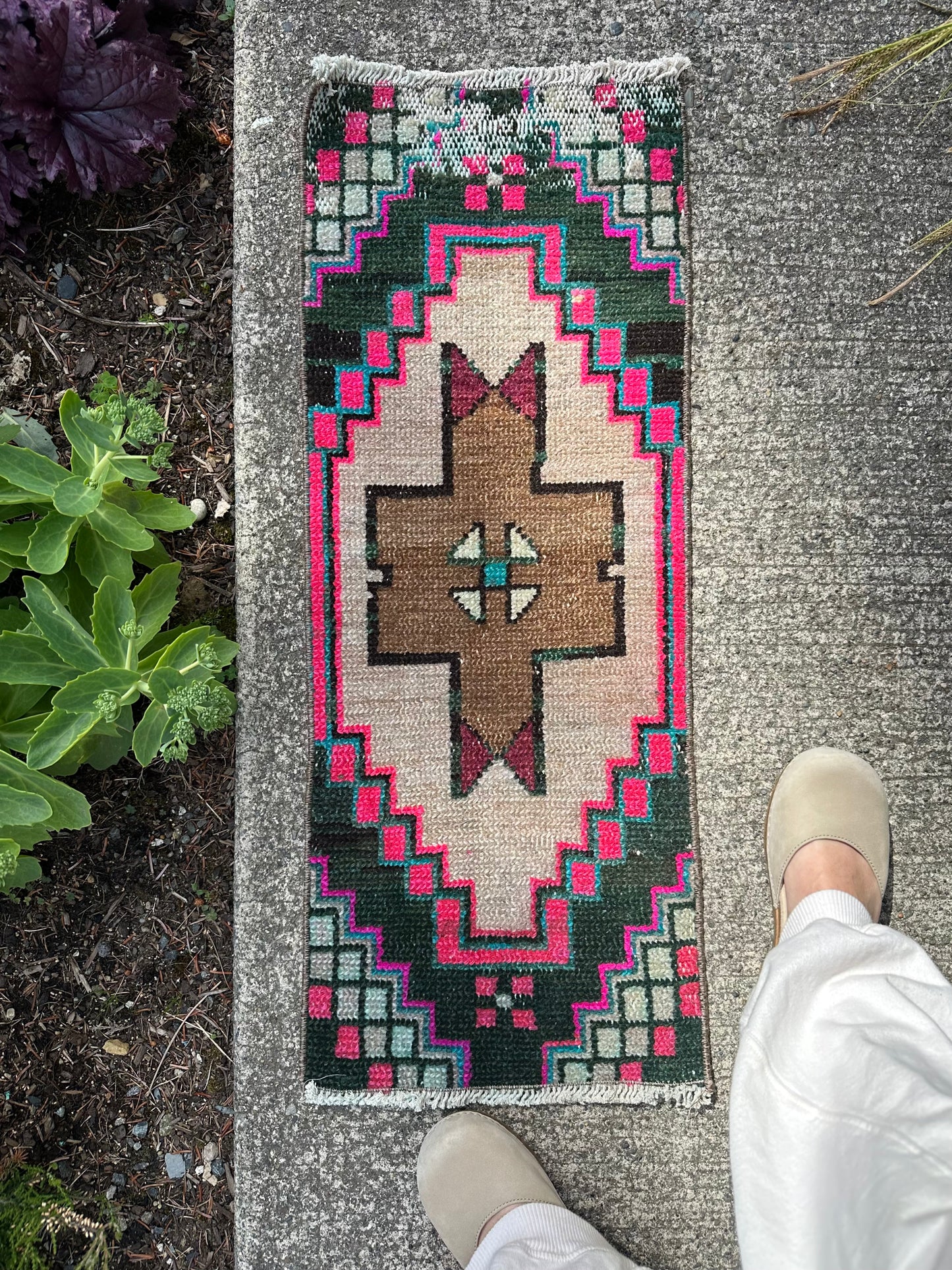 Mulberry Mini Rug – Vintage Geometric Wool Accent Rug – 1’1” x 2’10”