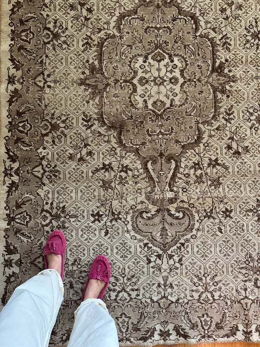 Vintage 1960s Oushak Neutral Taupe Wool Area Rug | 5’1” x 9’