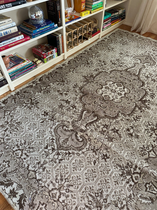 Vintage 1960s Oushak Neutral Taupe Wool Area Rug | 5’1” x 9’