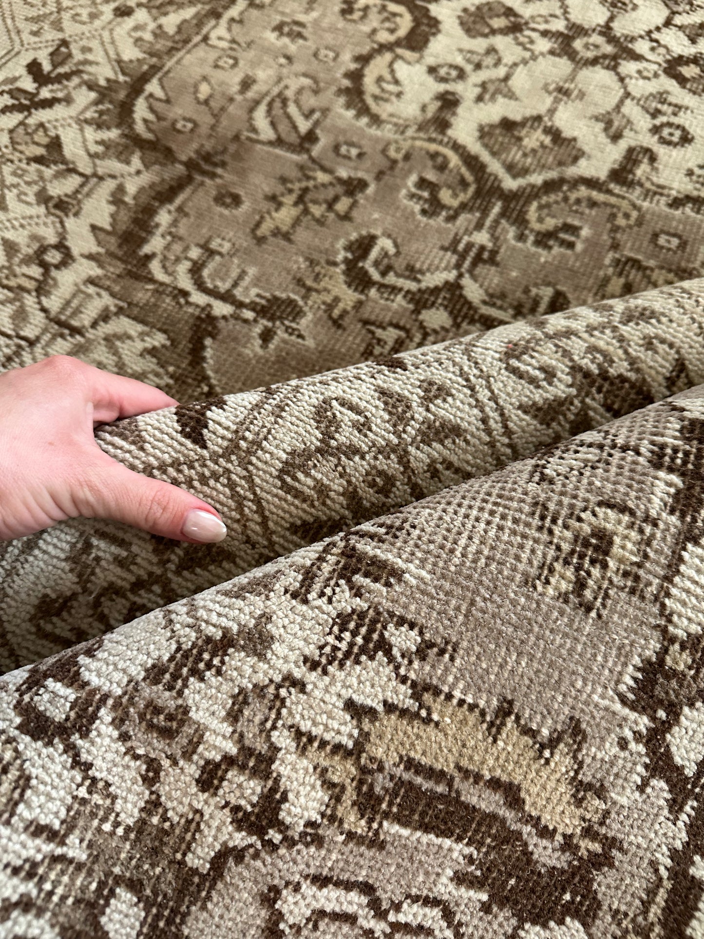 Vintage 1960s Oushak Neutral Taupe Wool Area Rug | 5’1” x 9’