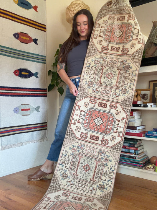 Hearthstone Runner - Vintage Kayseri - 1'7.5" x 9'5"