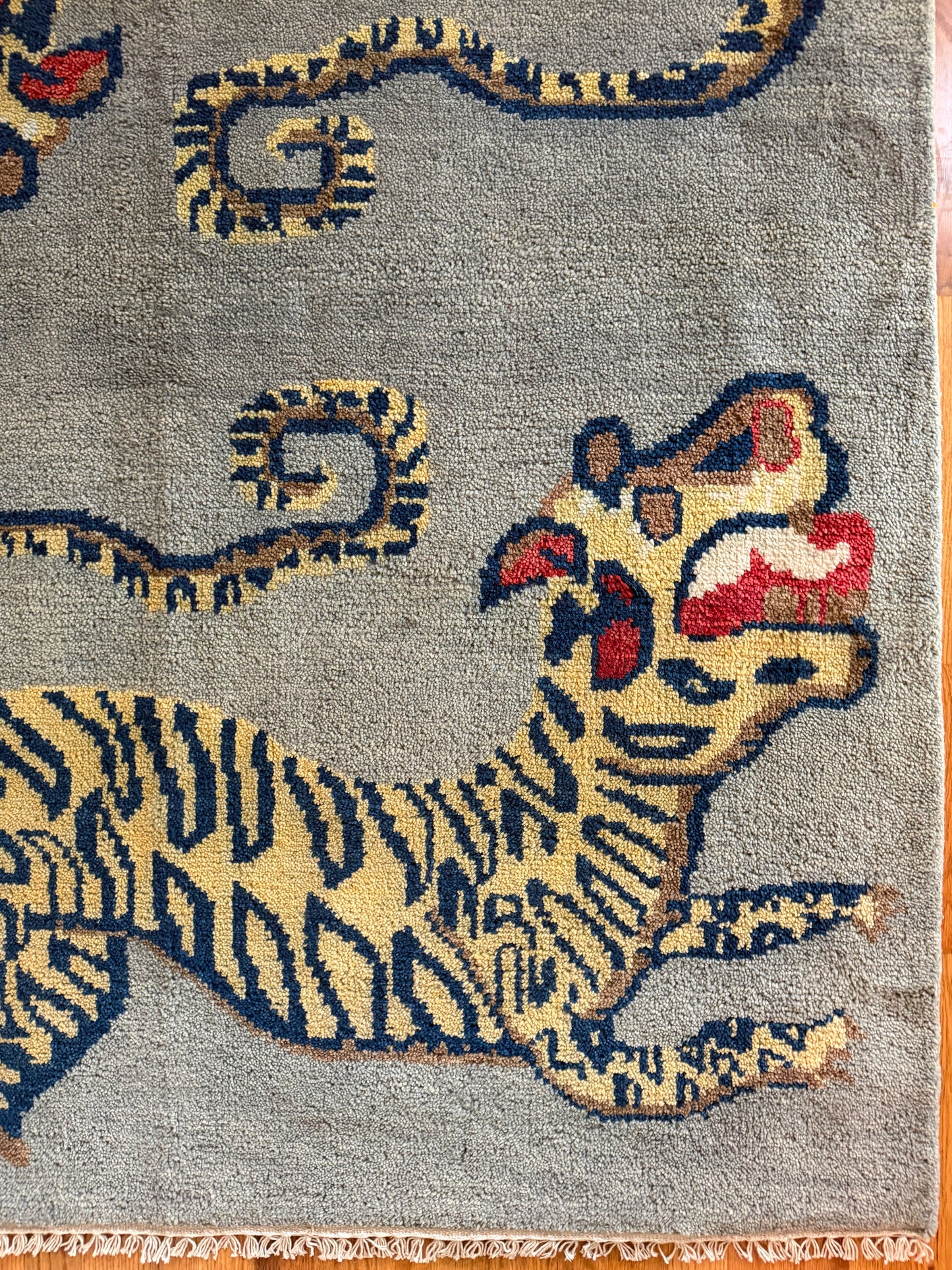 Twin Tigers - Modern Wool Hand-Tufted Area Rug - 4 x 6