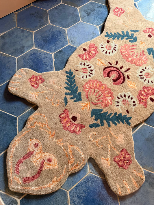 Hand-tufted Wool Bear Accent Rug - 3x5