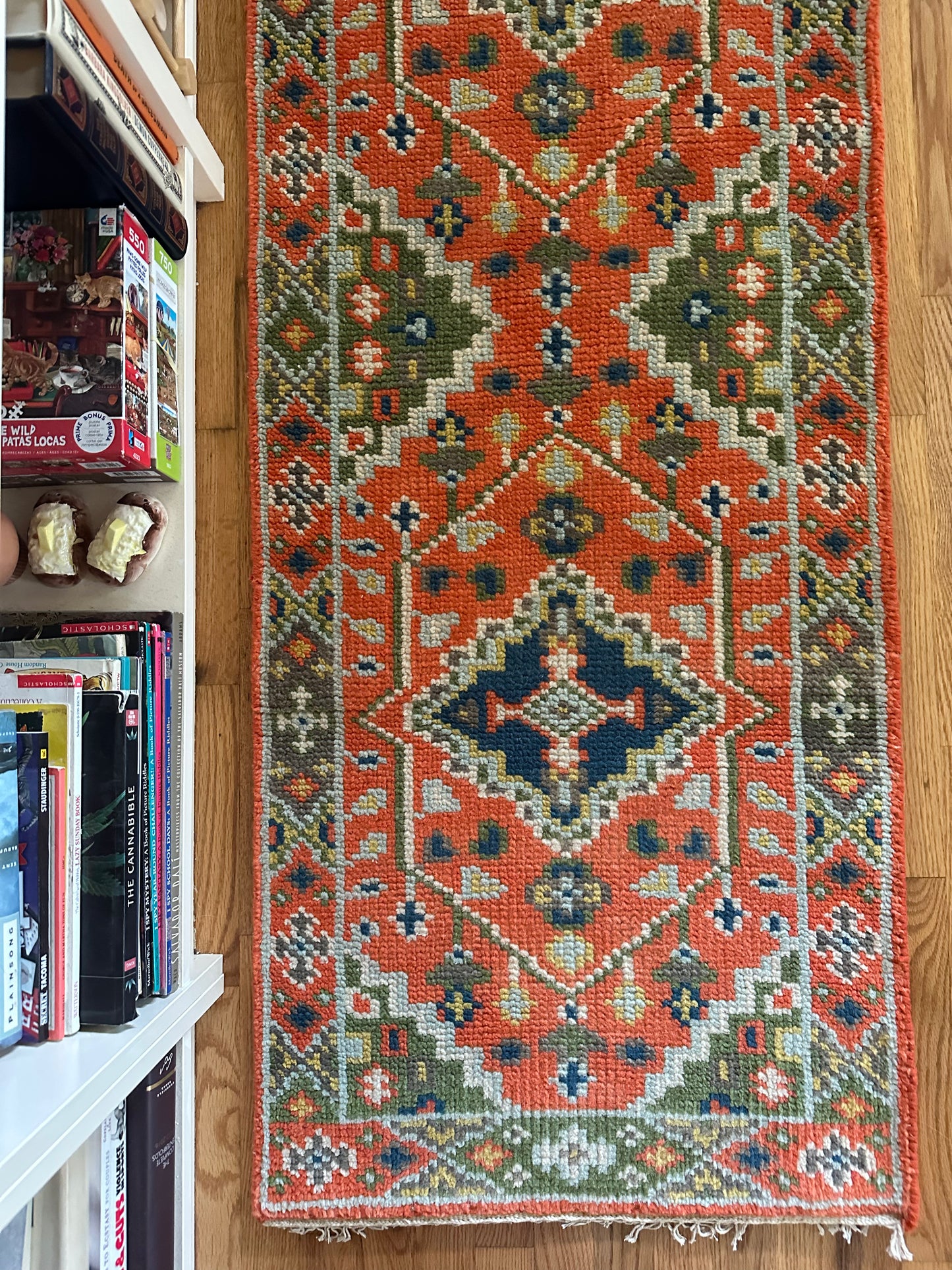 Clementine - Modern Wool Hand-Tufted Runner - 2' x 5'9"