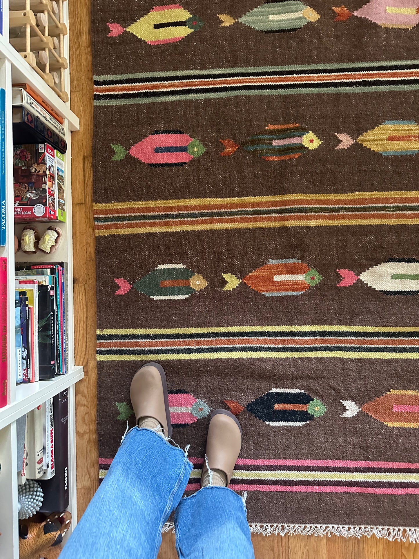 Espresso Current - Modern Wool Kilim Fish Area Rug - 5' x 8'