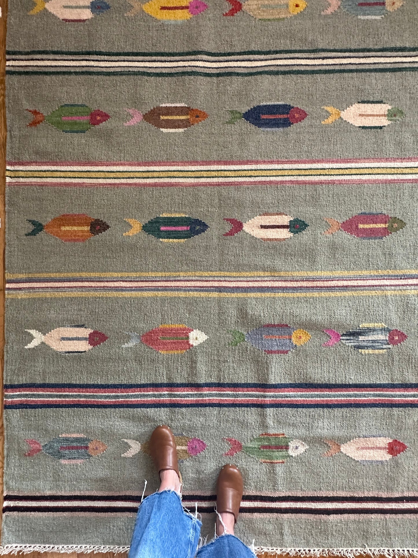 Mist Blue Modern Wool Fish Rug - 5 x 8