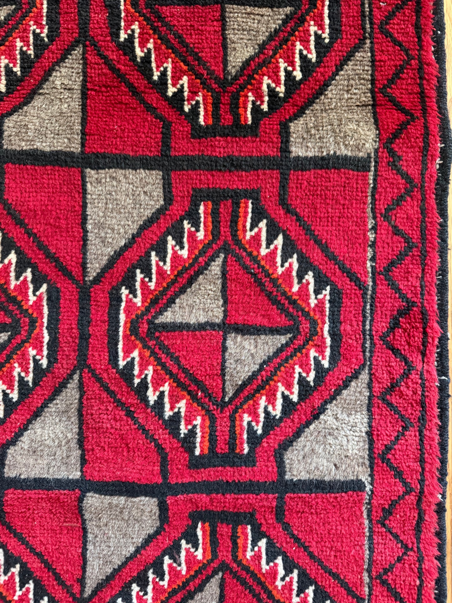 Sante Fe | Vintage Hand-Knotted Wool Runner • 2 x 8'5"