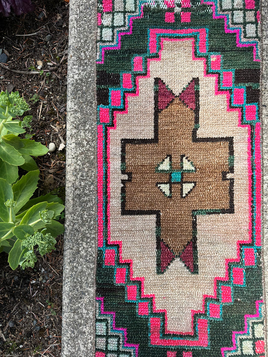 Mulberry Mini Rug – Vintage Geometric Wool Accent Rug – 1’1” x 2’10”