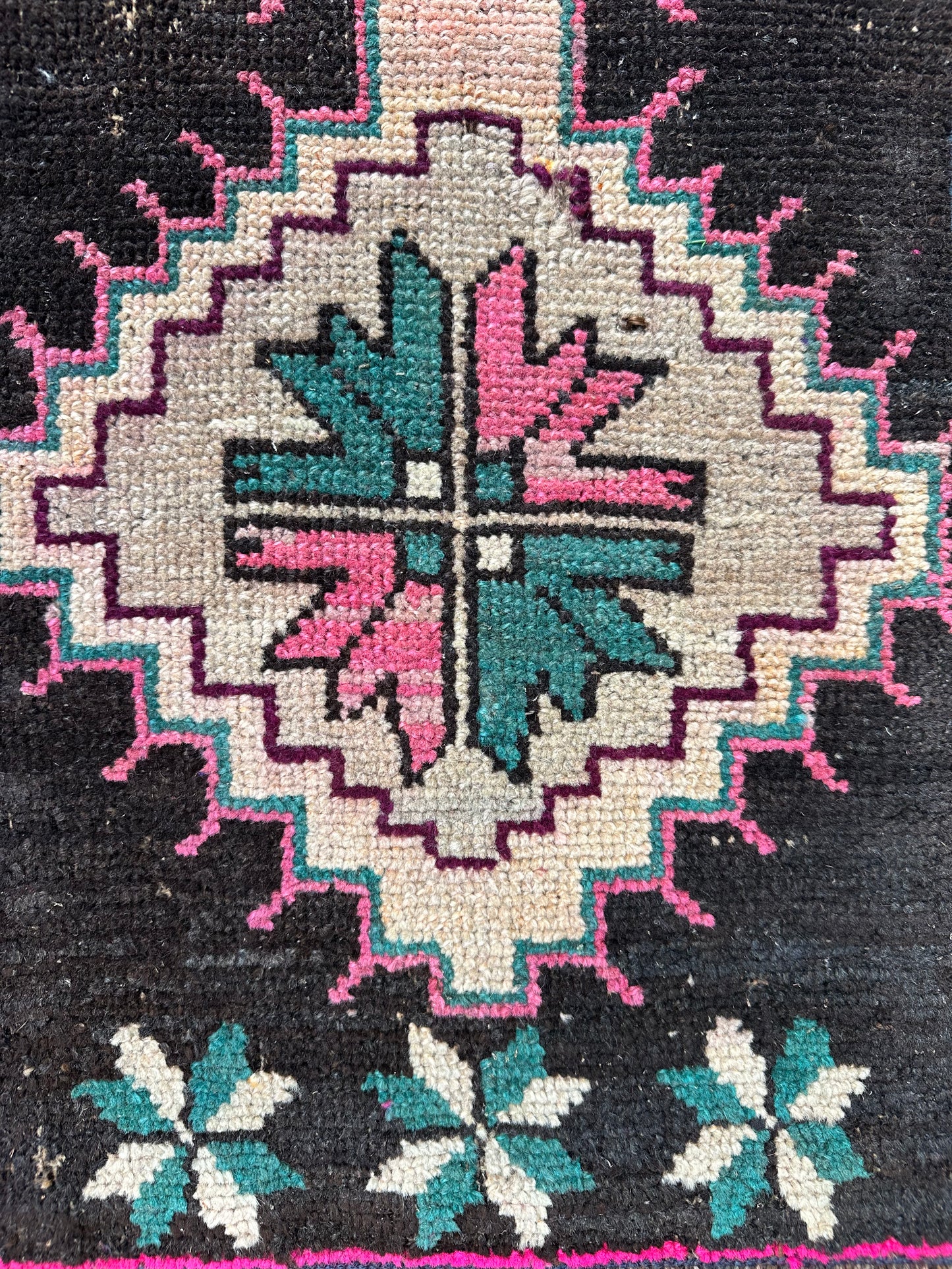 Electric Cocoa Mini Runner – Vintage Geometric Wool Rug – 1’2” x 2’11”