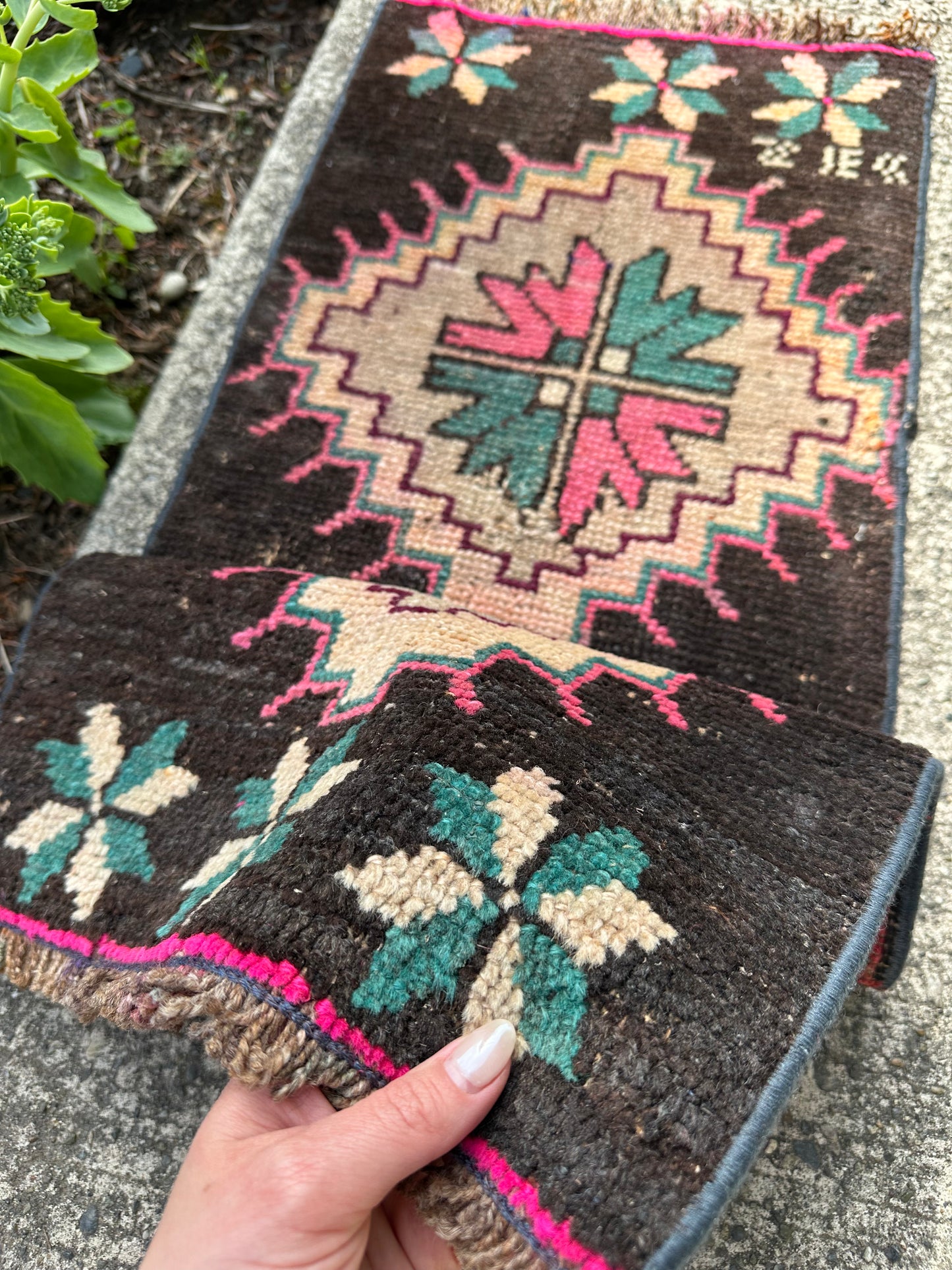 Electric Cocoa Mini Runner – Vintage Geometric Wool Rug – 1’2” x 2’11”