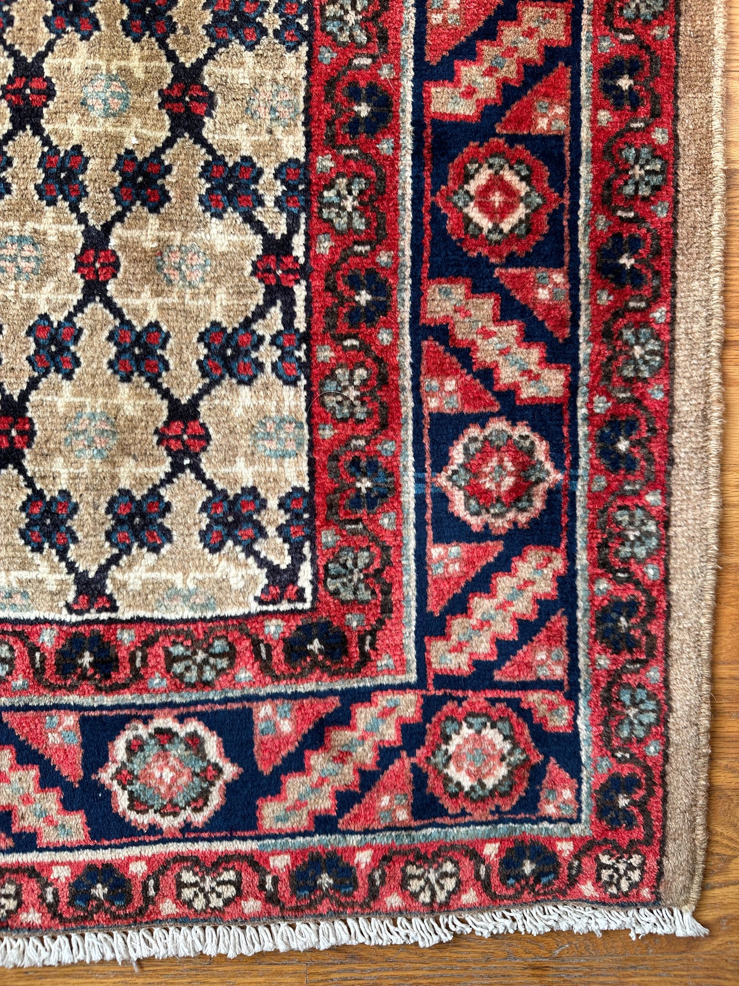 Vintage Neutral Lattice Wool Rug – 4’2” x 5’1”